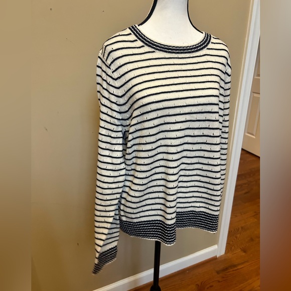 NWT J. Crew l/s sweater, XL, Black & white with small “holes” - Picture 2 of 9